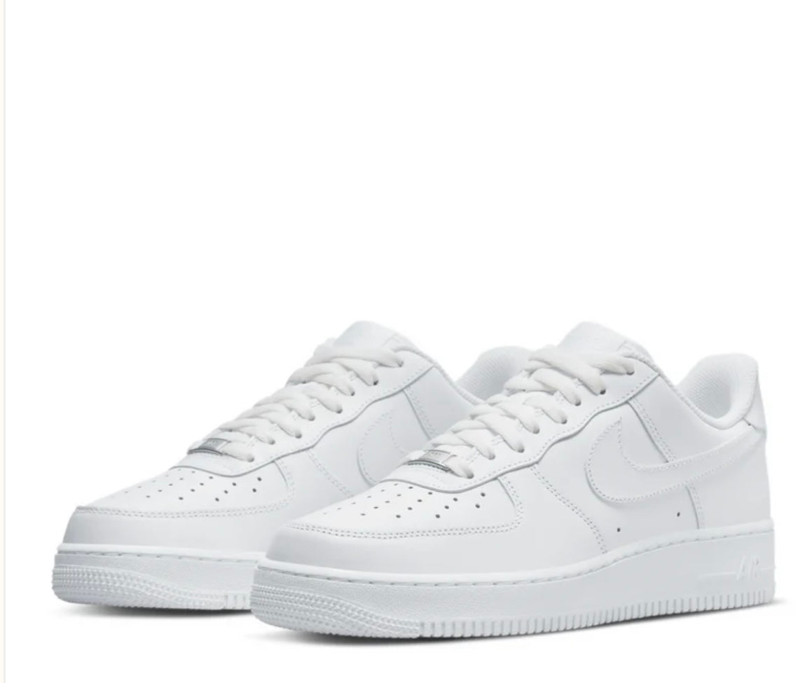 NIKE AIR FORCE 1 '07 'TRIPLE WHITE'.