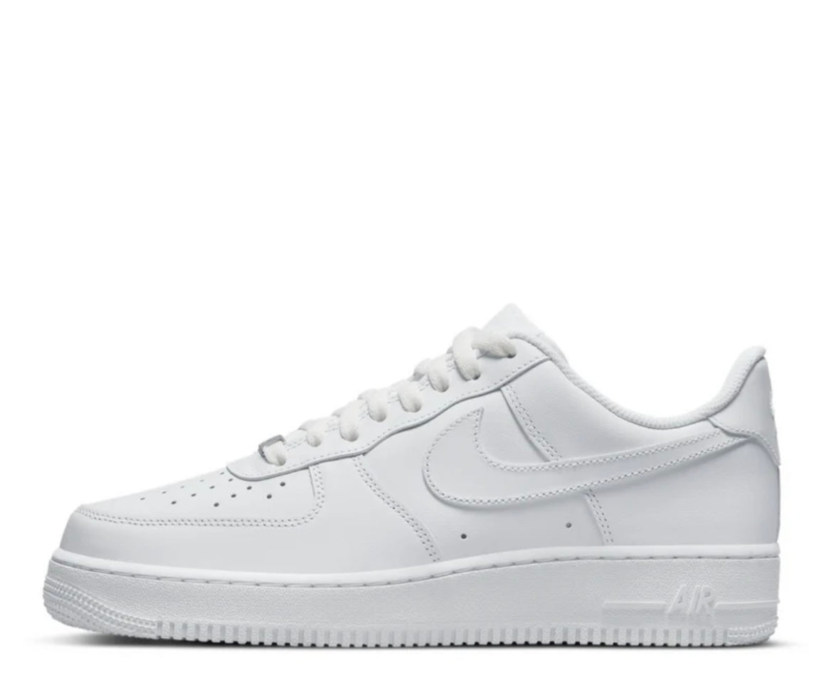 NIKE AIR FORCE 1 '07 'TRIPLE WHITE'.
